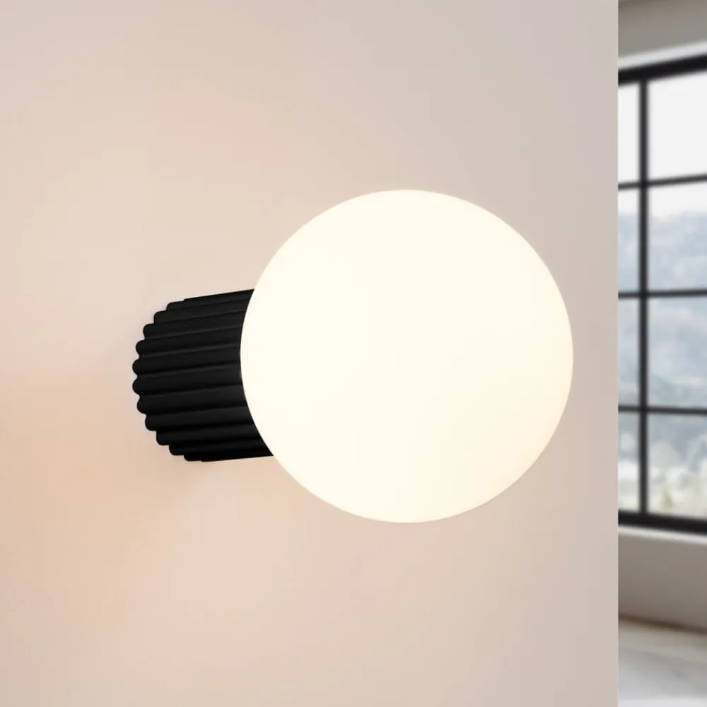 SOLLUX LIGHTING Væglamper > Væglampe ORBI, sort, glas/metal, Ø 12 cm, IP44, G9