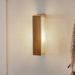 Væglamper ^ SOLLUX LIGHTING Væglampe Shifted 1, glas og lyst træ