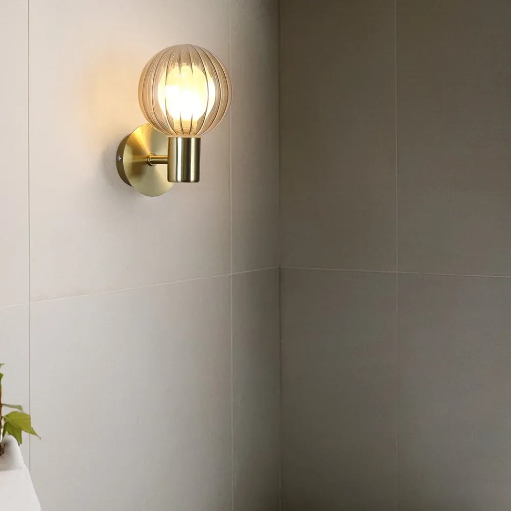 Searchlight Væg- Og Spejllamper > Væglampe til badeværelset Lumisphere, creme-/messingfarvet, højde 12 cm