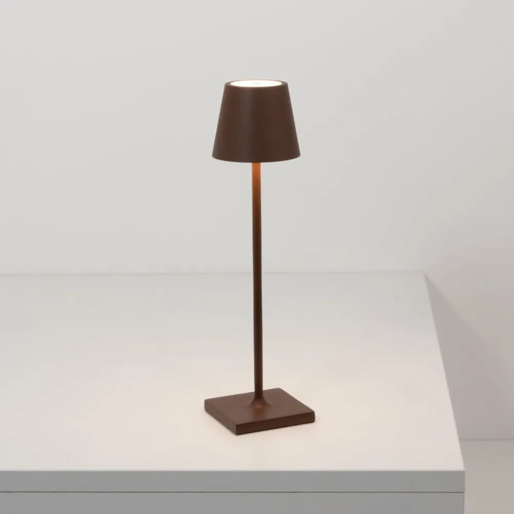 Zafferano Dekorationsbelysning|Terrassebelysning > LED-batteridrevet bordlampe Poldina micro, rustbrun, IP65